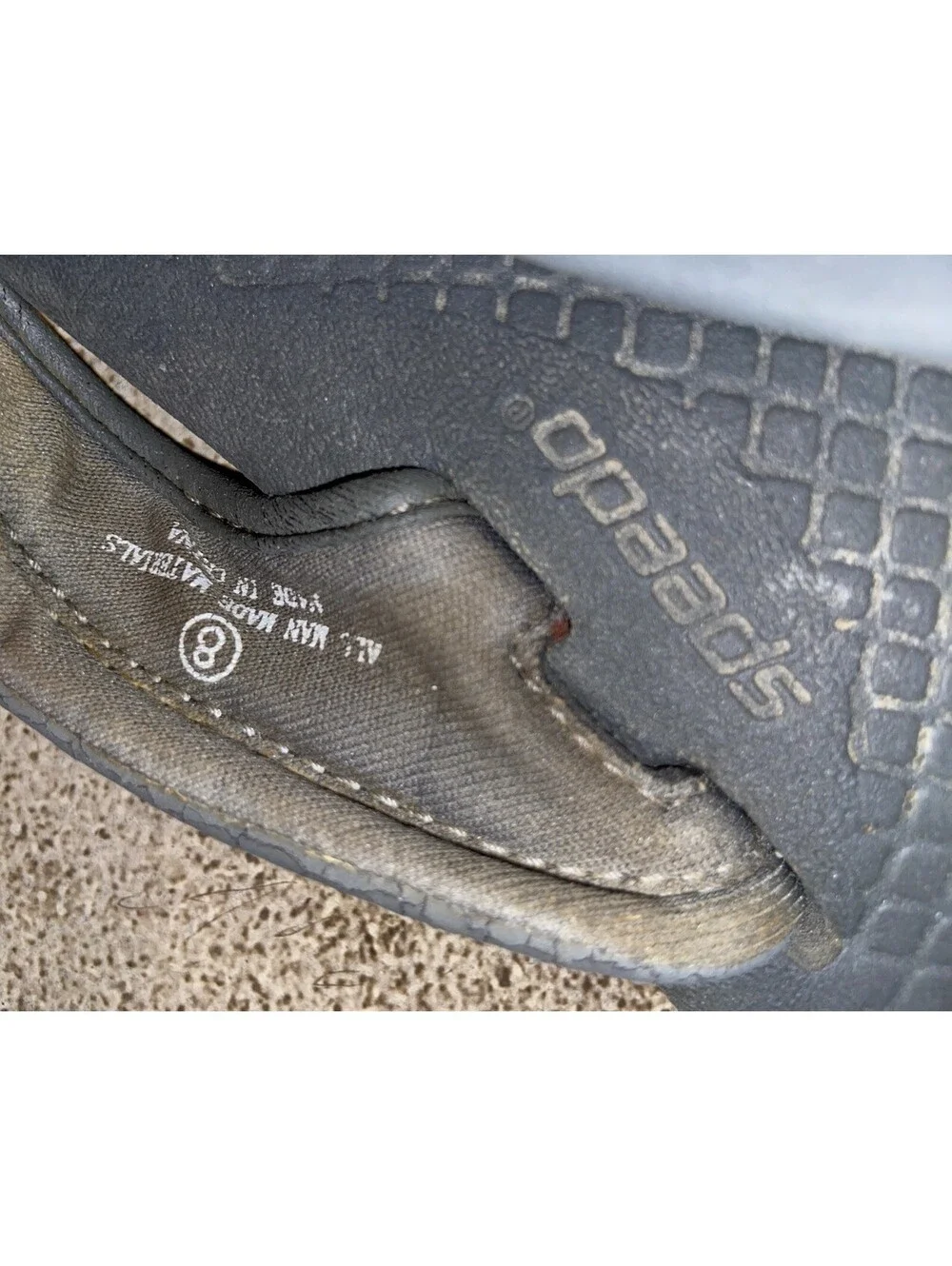 Speedo Men's Sandals Flip-Flops Size 8 Gray Used